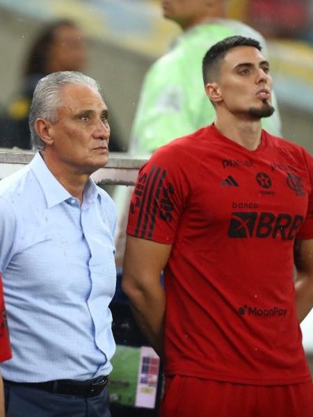 Tite e Matheus Bachi no Flamengo x Red Bull Bragantino