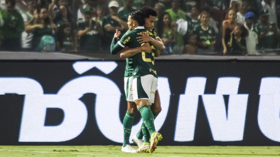 Murilo comemora seu gol pelo Palmeiras contra a Ponte Preta pelo Paulista
