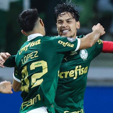 Gustavo Gómez comemora gol do Palmeiras sobre o Independiente Del Valle em jogo da Libertadores - Alexandre Schneider/Getty Images