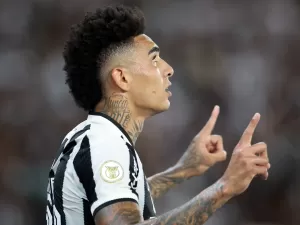 Igor Jesus, o Carcará do Botafogo: ele pega, mata e come o adversário