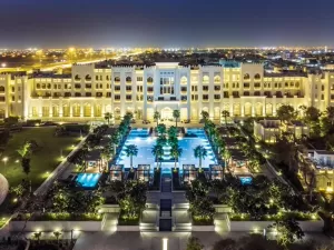 Piscina no quarto: Resort do Real Madrid em Doha tem diárias de R$ 6 mil