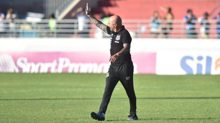 Sampaoli acena para torcida antes de partida entre Santos e CSA - Ivan Storti/Santos FC - Ivan Storti/Santos FC