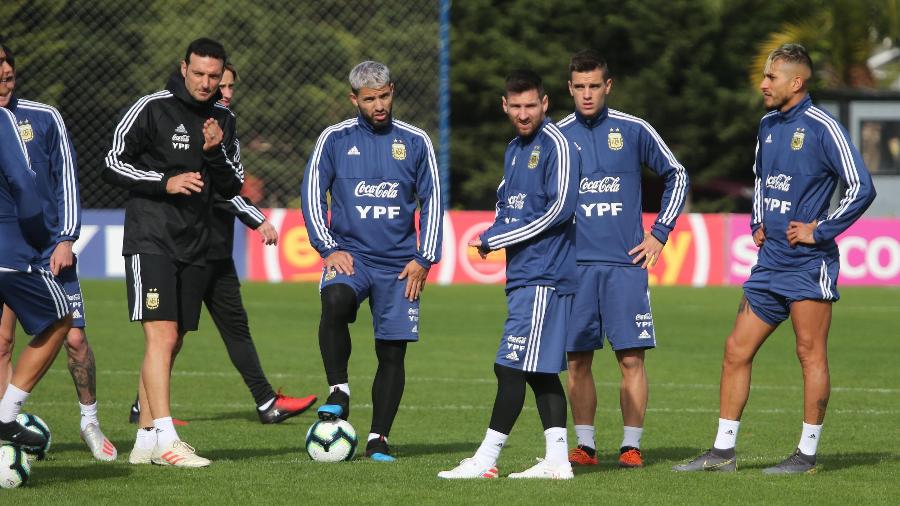Lionel Scaloni comanda treino da seleção argentina - EFE