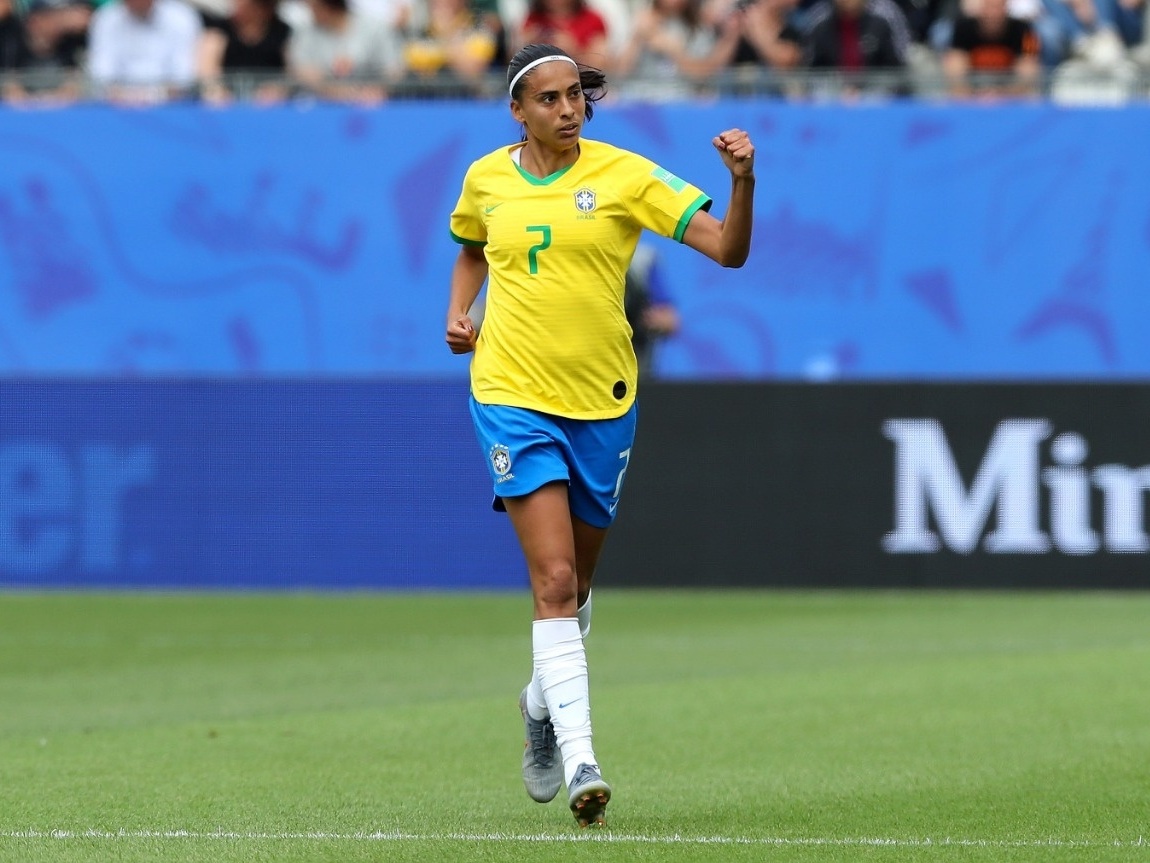 Mundial de Clubes feminino com 12 times entra na pauta em novo calendário -  23/12/2021 - UOL Esporte