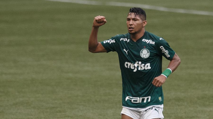 Rony, do Palmeiras, comemora gol diante do Athletico-PR pelo campeonato Brasileiro - Ettore Chiereguini/AGIF
