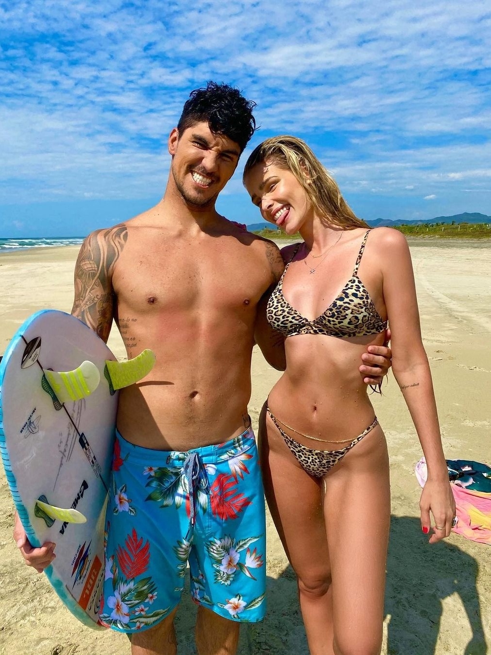 Gabriel Medina e Yasmin Brunet s&atilde;o o Casal do Momento na WSL
