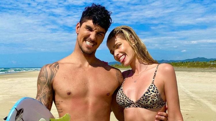 Gabriel Medina posta foto com Yasmin Brunet - Reprodução - Reprodução