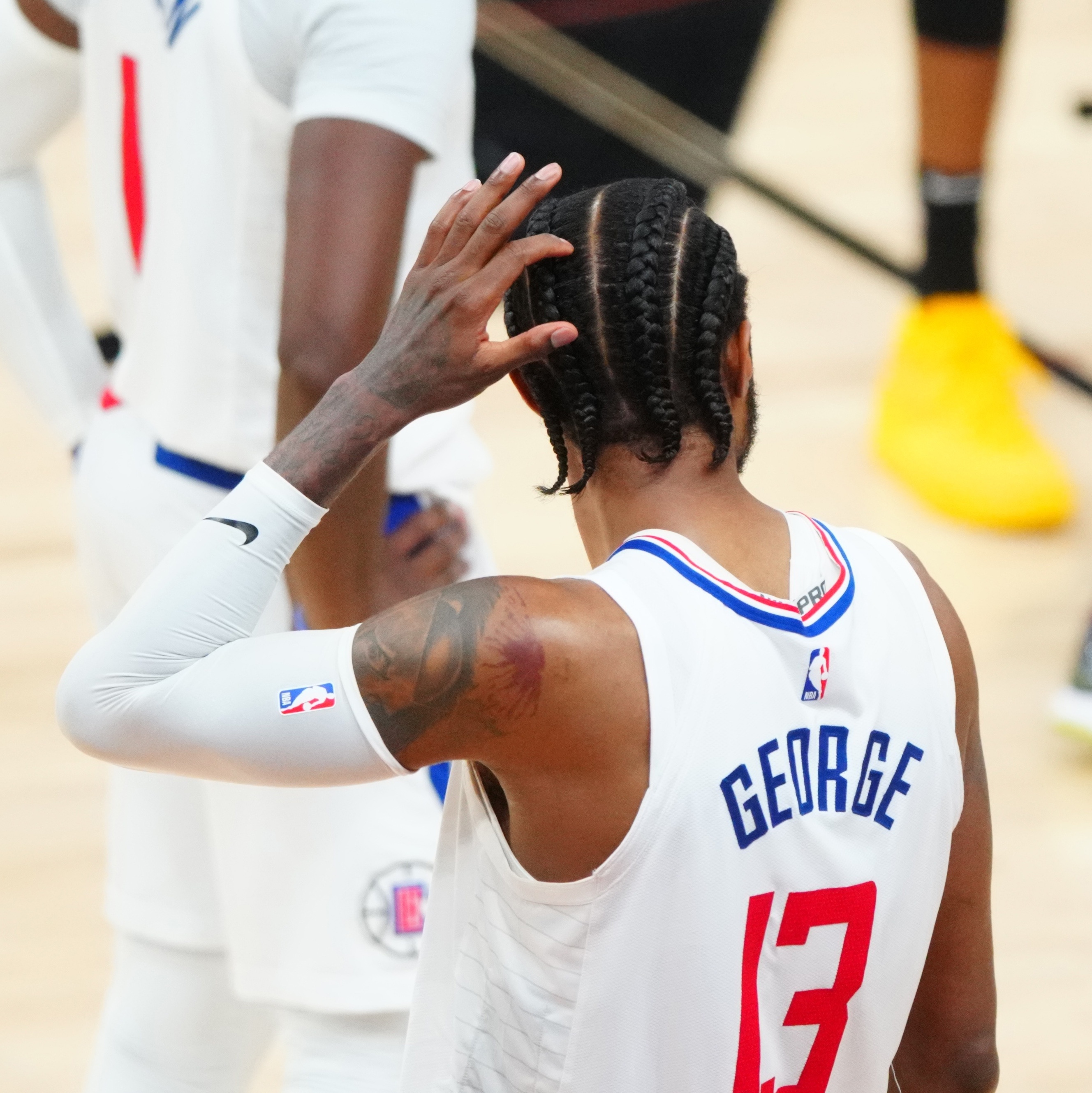 NBA: Paul George faz cesta por trás da tabela em vitória dos Clippers