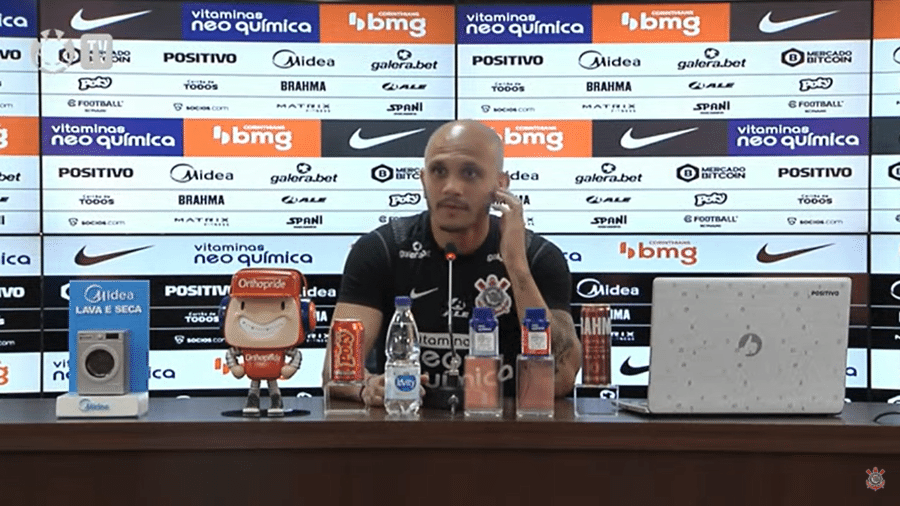 Fábio Santos, lateral do Corinthians, durante coletiva de imprensa - Reprodução/YouTube