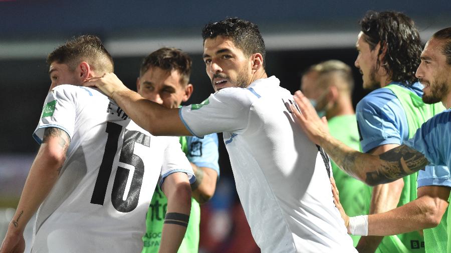 Luiz Suárez comemora gol do Uruguai contra o Paraguai pelas Eliminatórias - DANIEL DUARTE / AFP