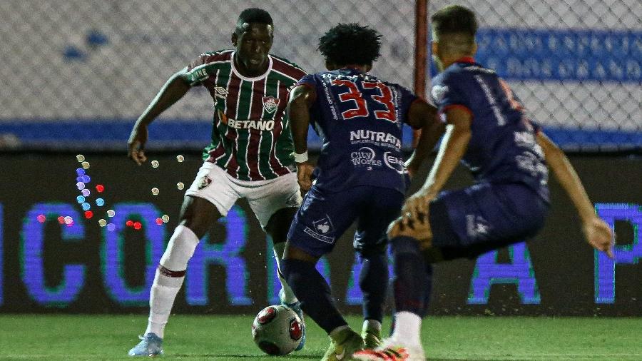 Luiz Henrique, do Fluminense, durante duelo com o Bangu, pelo Carioca - Lucas Merçon / Fluminense