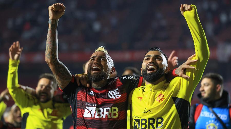 Vidal e Gabigol comemoram vitória do Flamengo contra o São Paulo pela ida das semifinais da Copa do Brasil - Marcello Zambrana/AGIF