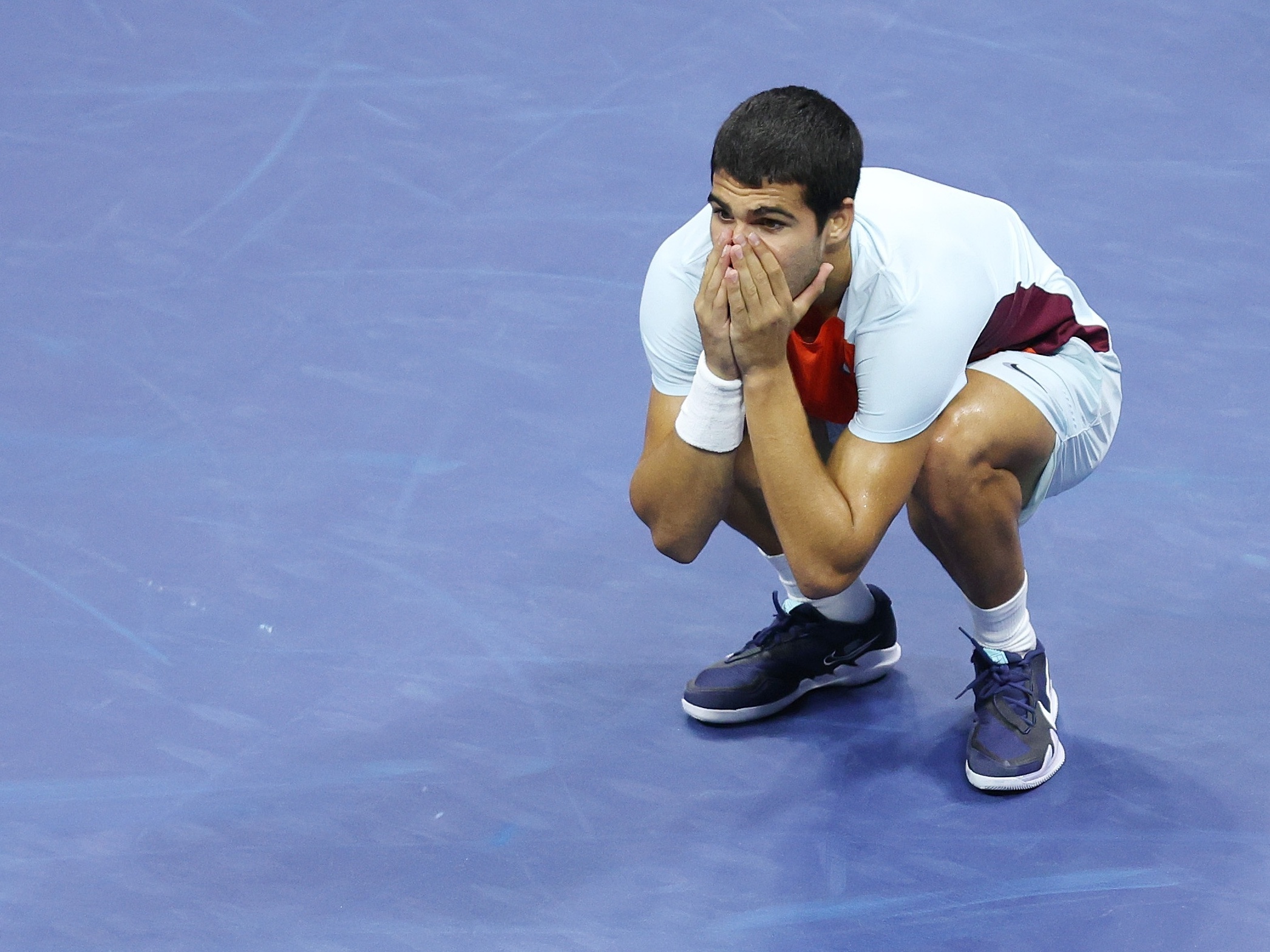 Alcaraz vence jogo épico de 5h14 no US Open contra Sinner e vai à semi -  Lance!