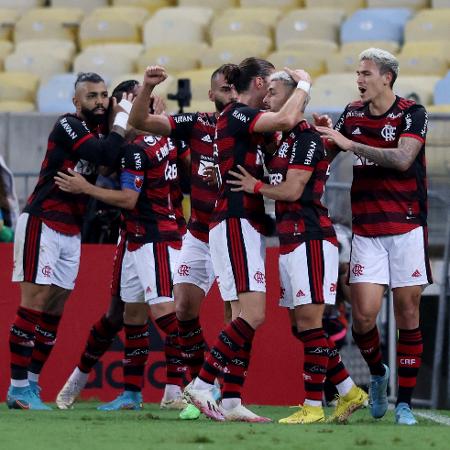 Jogadores do Flamengo celebram gol diante do São Paulo em confronto da semi da Copa do Brasil - Sergio Moraes/Reuters