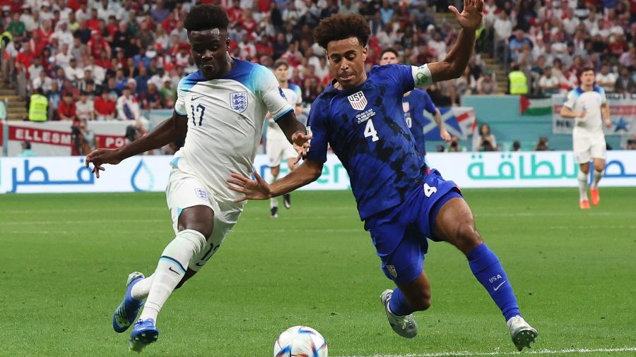 Saka e Tyler Adams em Inglaterra x EUA pela Copa do Mundo - Ian MacNicol/Getty Images