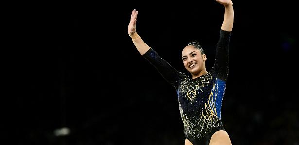 L’ex BBB dona il biglietto e la famiglia di Julia festeggia il finale