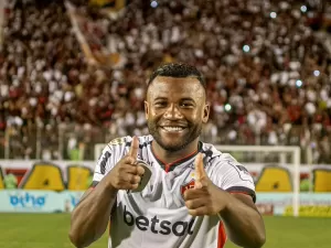 Vitória negocia a compra do volante Luan, emprestado pelo São Paulo