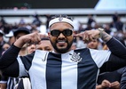 De vascaíno a jogador de várzea: Memphis mobiliza sósias no Corinthians - Reprodução/Instagram