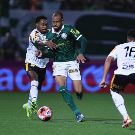 Mayke, do Palmeiras, no jogo contra o Novorizontino, pelo Paulistão