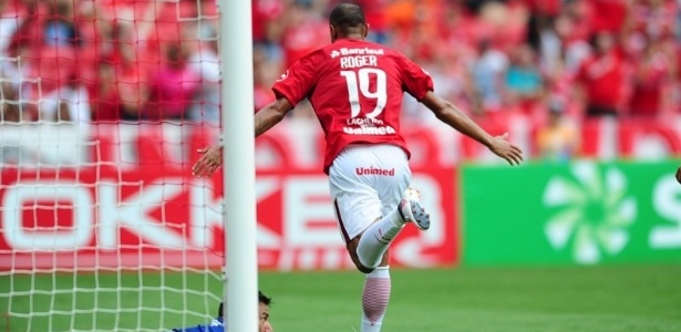 Atacante Roger marcou seus dois primeiros gols com a camisa do Internacional - Ricardo Duarte/SC Internacional