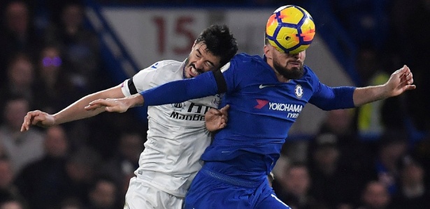 Giroud disputa a bola pelo alto em Chelsea x Crystal Palace - Toby Melville/Reuters - Toby Melville/Reuters