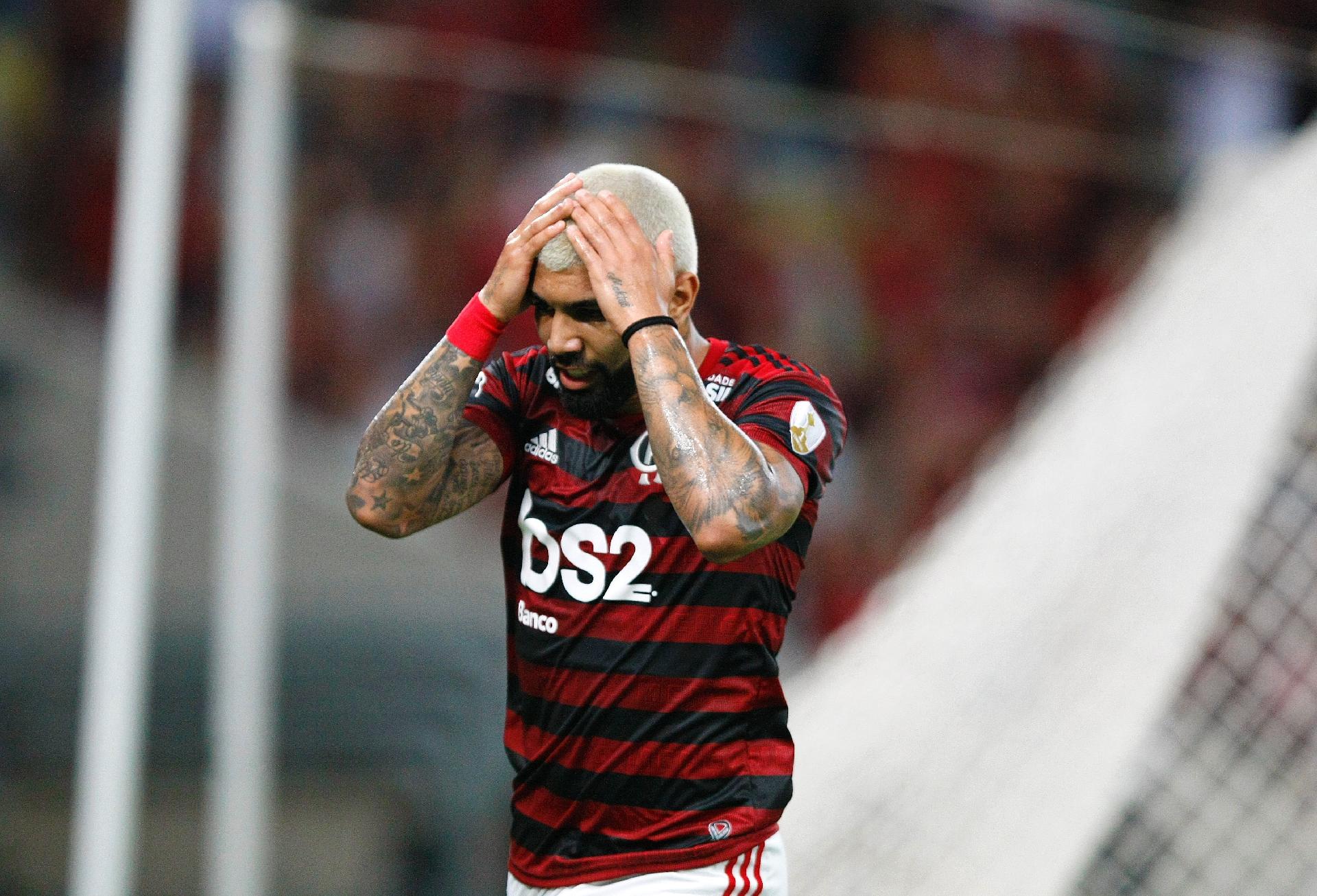 Resultado de imagem para Libertadores, arbitragem para flamengo penarol