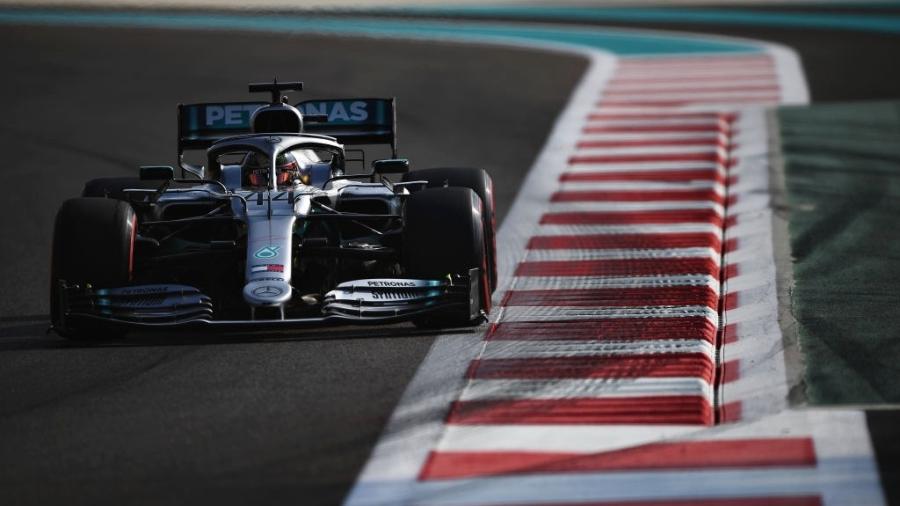 Lewis Hamilton venceu cinco dos últimos seis campeonatos com a Mercedes - Clive Mason/Getty Images