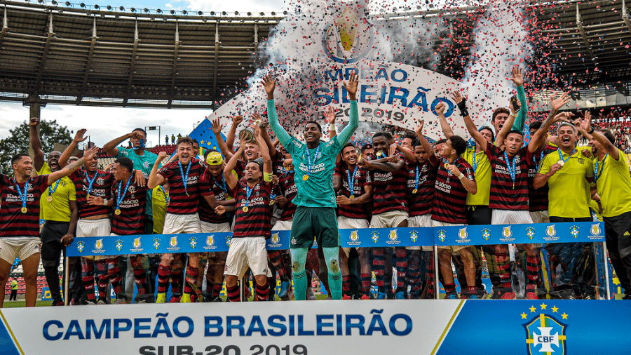 Equipe Sub-20 do Flamengo celebra o título do Campeonato Brasileiro Sub-20 de 2019 - Marcelo Cortes/Flamengo