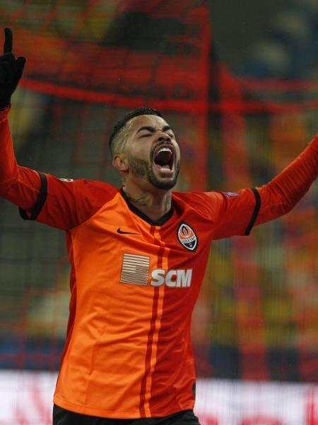 Dentinho comemora gol do Shakhtar contra o Real Madrid, em jogo da Liga dos Campeões - Anadolu Agency via Getty Images