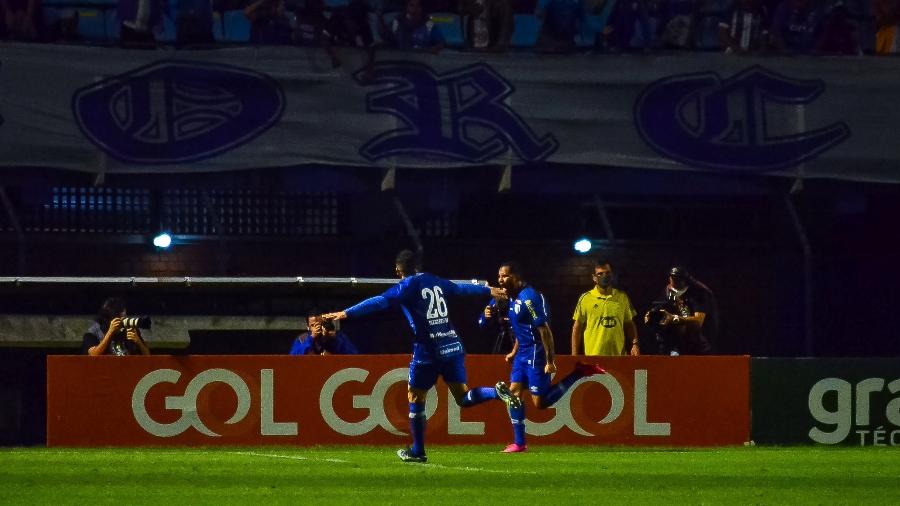 Lourenço comemora gol do Avaí contra o Cruzeiro pela Série B - R.Pierre/AGIF