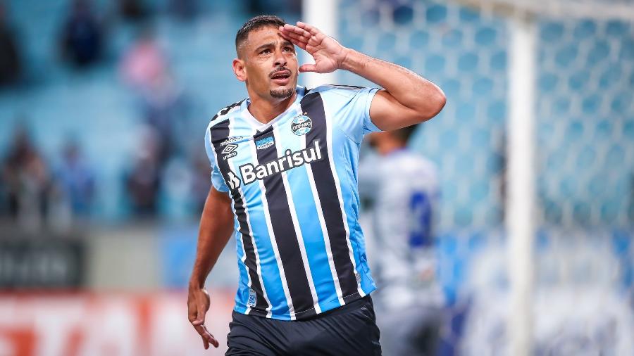 Diego Souza, atacante do Grêmio, tem futuro incerto em 2023 - Lucas Uebel/Gremio FBPA