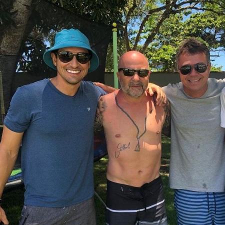Técnico argentino Jorge Sampaoli com amigos e familiares em seu condomínio em Búzios (RJ) Técnico argentino Jorge Sampaoli com amigos e familiares em seu condomínio em Búzios (RJ)