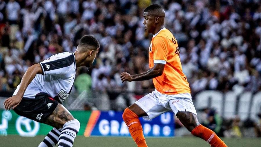 Disputa durante jogo entre Vasco e Nova Iguaçu 