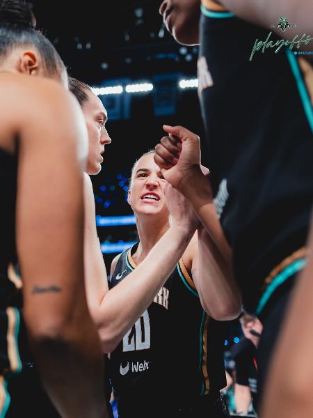 Jogadoras do New York Liberty vibram durante quinto jogo da final da WNBA