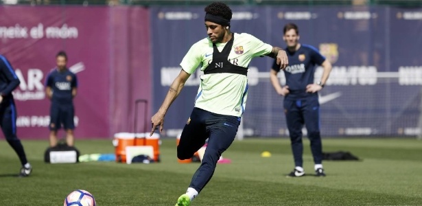 Neymar participa de último treinamento do Barça antes de jogo contra o Valencia - Miguel Ruiz/Barcelona