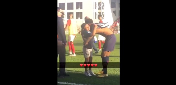 Neymar levou um fã mirim às lágrimas após jogo contra o Nîmes - Reprodução/Instagram