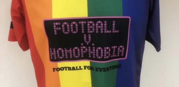 Altrincham FC usará oficialmente a bandeira LGBT como uniforme - Reprodução