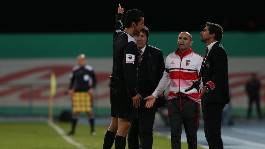 Abel Ferreira é expulso durante a partida entre Braga e Belenenses - Gualter Fatia/Getty Images