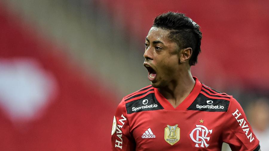 Bruno Henrique em ação pelo Flamengo - Thiago Ribeiro/AGIF