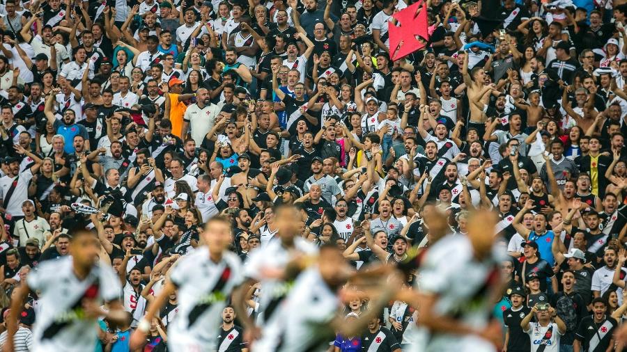 Torcida do Vasco no Maracanã, durante duelo com o Sport, pela Série B do Campeonato Brasileiro - Daniel Ramalho/CRVG