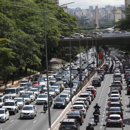 Avenida 23 de Maio, uma das mais importantes da cidade, ficou congestionada - RENATO S. CERQUEIRA/FUTURA PRESS/FUTURA PRESS/ESTADÃO CONTEÚDO