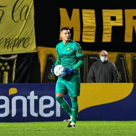Neto Volpi, durante passagem pelo Peñarol - Reprodução/Instagram