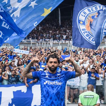 Gabigol foi apresentado pelo Cruzeiro neste sábado (4)