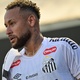 Neymar quebra tabu f&iacute;sico, mas volta a deixar Vila criticado e sob pol&ecirc;mica