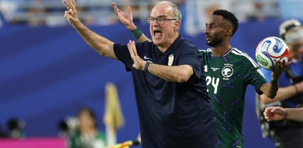 Bielsa lamenta empate do Uruguai na estreia da Copa: 'Tínhamos que vencer'