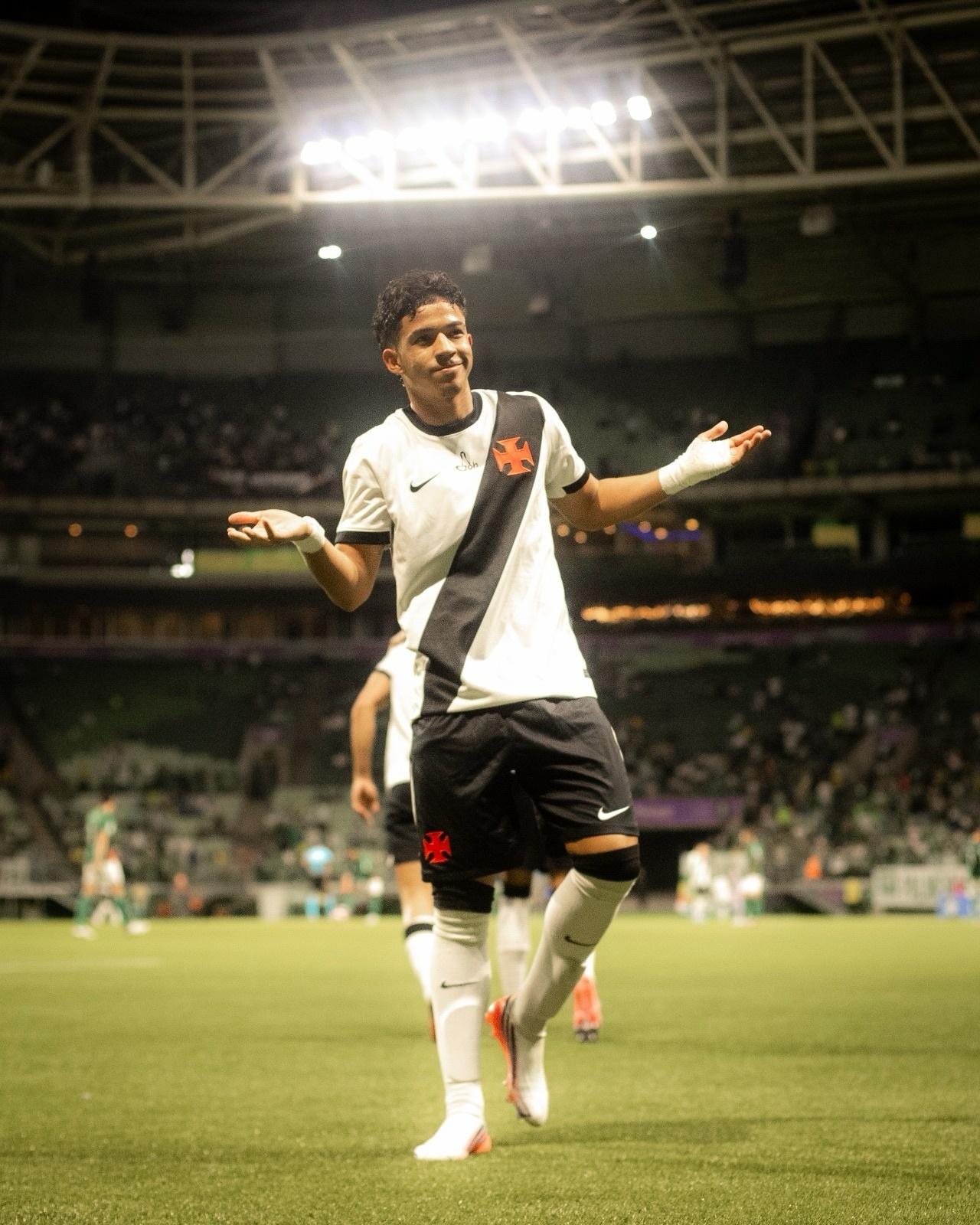 Andrey Fernandes, do Vasco, comemora gol contra o Palmeiras na final do Brasileirão Sub-20 - undefined