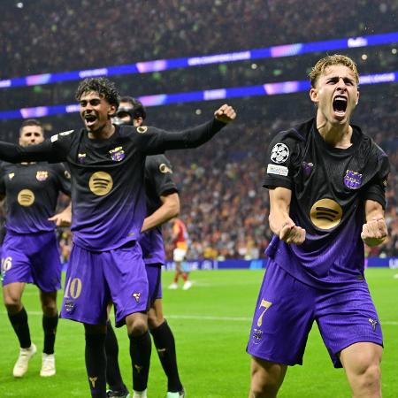 Lamine Yamal comemora contra o Galatasaray pela Liga dos Campeões