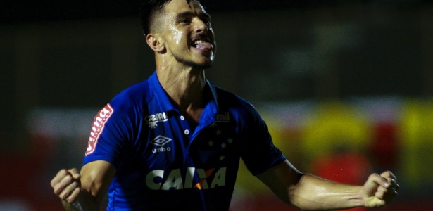 Willian comemora gol do Cruzeiro contra o Vitória - Edson Ruiz/Light Press/Cruzeiro