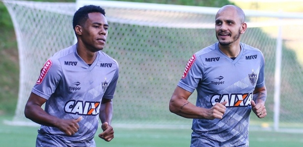 Elias e Fábio Santos jogaram recentemente pelo Corinthians e conversaram com Clayton - Bruno Cantini/Clube Atlético Mineiro