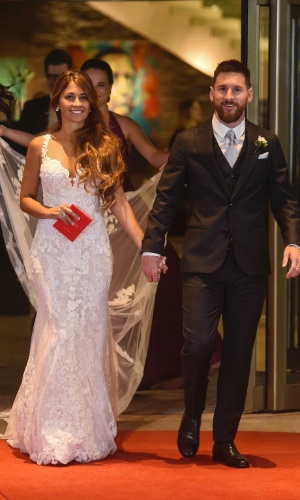 Lionel Messi e Antonella Roccuzzo se casam em cerimônia na Argentina